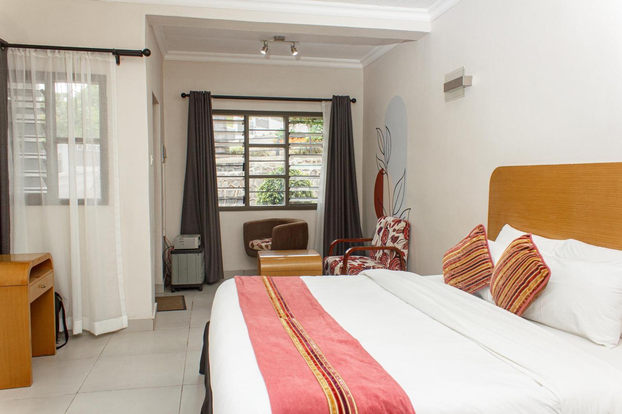 Cedar Place Limited แบลนไทร์ ภายนอก รูปภาพ