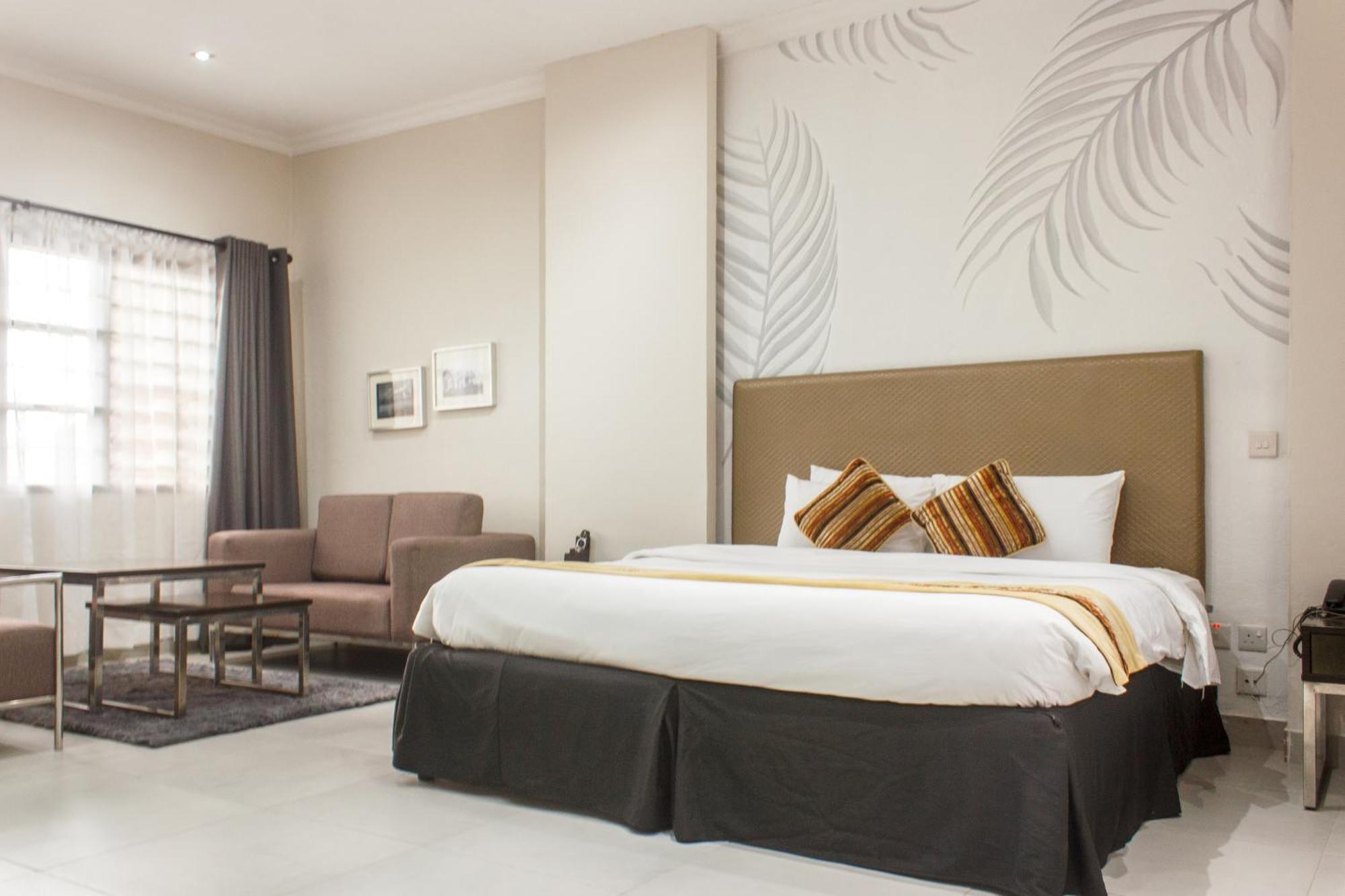 Cedar Place Limited แบลนไทร์ ภายนอก รูปภาพ