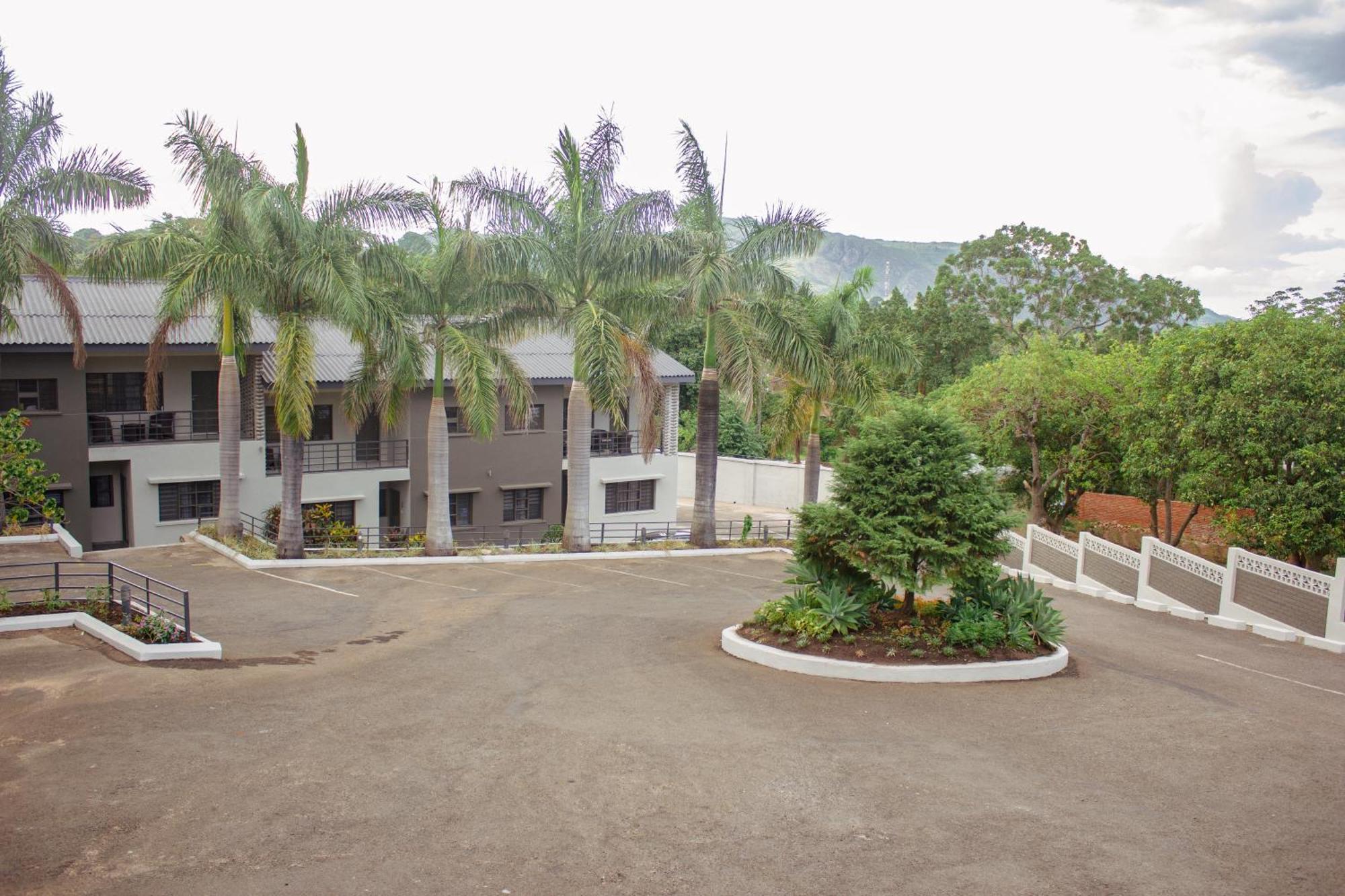 Cedar Place Limited แบลนไทร์ ภายนอก รูปภาพ